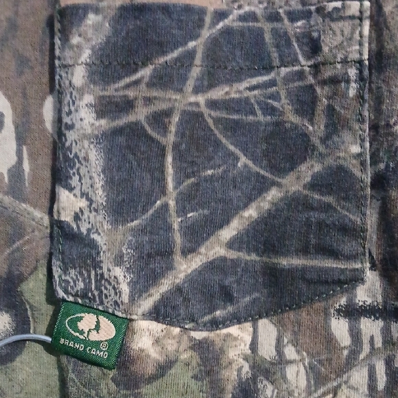 Mossy Oak Men's Short-Sleeve Camouflage Pocket Tee - Brown & Green Camo - Picture 3 of 4